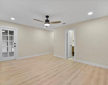 2322 Aprilmont Drive - Photo Thumbnail 24
