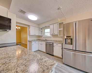 22411 Elsinore Drive - Photo Thumbnail 9