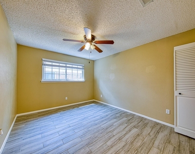 22411 Elsinore Drive - Photo Thumbnail 16