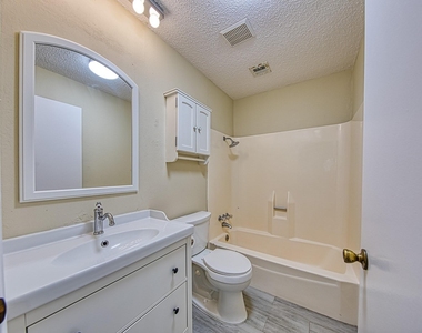 22411 Elsinore Drive - Photo Thumbnail 20