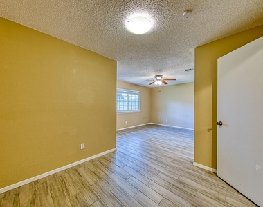 22411 Elsinore Drive - Photo Thumbnail 12