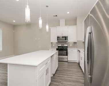 8318 Curry Road - Photo Thumbnail 5