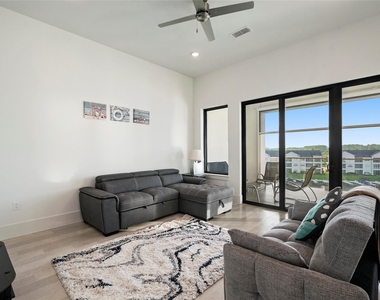 199 Waterpoint Court - Photo Thumbnail 4
