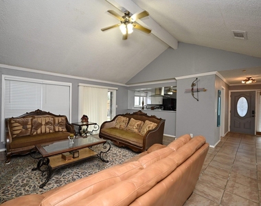 13102 Richmond Avenue - Photo Thumbnail 24