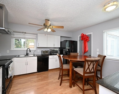 13102 Richmond Avenue - Photo Thumbnail 25