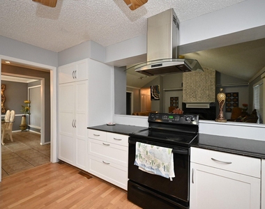 13102 Richmond Avenue - Photo Thumbnail 26