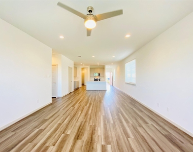 2811 Chancery Summit Court - Photo Thumbnail 4