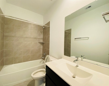 2811 Chancery Summit Court - Photo Thumbnail 14