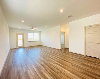 2811 Chancery Summit Court - Photo Thumbnail 5