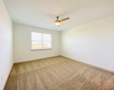 2811 Chancery Summit Court - Photo Thumbnail 8