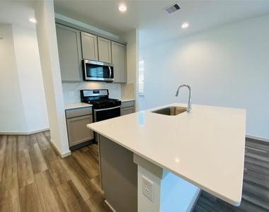 2811 Chancery Summit Court - Photo Thumbnail 2