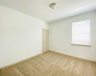 2811 Chancery Summit Court - Photo Thumbnail 13