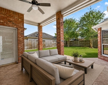 1527 Lake Pauline Court - Photo Thumbnail 37
