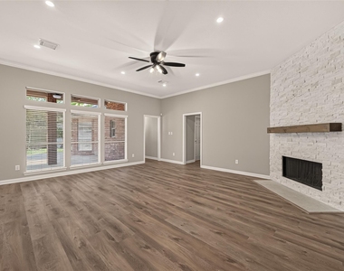 1527 Lake Pauline Court - Photo Thumbnail 13