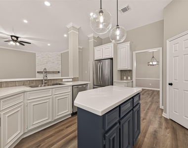 1527 Lake Pauline Court - Photo Thumbnail 17