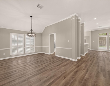 1527 Lake Pauline Court - Photo Thumbnail 10