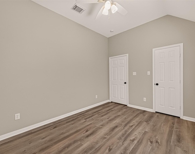 1527 Lake Pauline Court - Photo Thumbnail 32