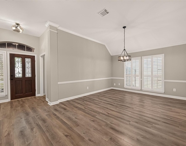 1527 Lake Pauline Court - Photo Thumbnail 9
