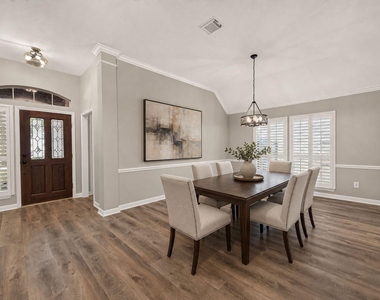 1527 Lake Pauline Court - Photo Thumbnail 3