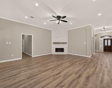 1527 Lake Pauline Court - Photo Thumbnail 12