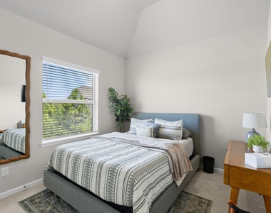 4004 Centre Meadow Way - Photo Thumbnail 24