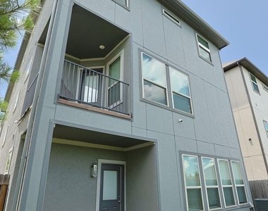 4004 Centre Meadow Way - Photo Thumbnail 29