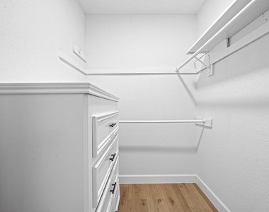 8726 Wilcrest Drive - Photo Thumbnail 14