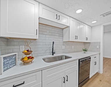 8726 Wilcrest Drive - Photo Thumbnail 9