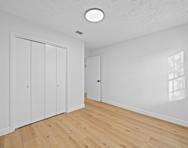 8726 Wilcrest Drive - Photo Thumbnail 16