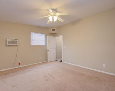 5419 Gulfton Street - Photo Thumbnail 14