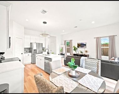 9240 Culver Street - Photo Thumbnail 3