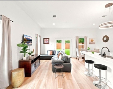 9240 Culver Street - Photo Thumbnail 2
