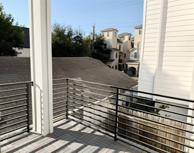 2115 Detering Street - Photo Thumbnail 7
