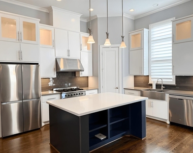 2115 Detering Street - Photo Thumbnail 1