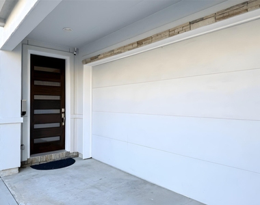 2115 Detering Street - Photo Thumbnail 10
