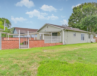 5220 Krueger Drive - Photo Thumbnail 12