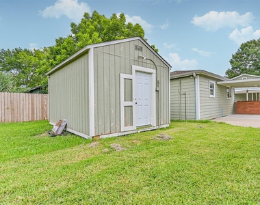 5220 Krueger Drive - Photo Thumbnail 9