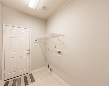 9934 Barr Lake Drive - Photo Thumbnail 15