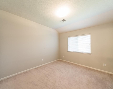 9934 Barr Lake Drive - Photo Thumbnail 13