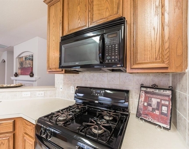 9934 Barr Lake Drive - Photo Thumbnail 8