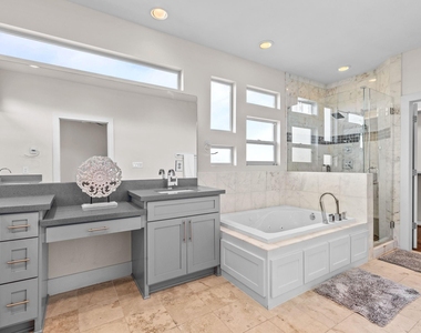 4831 Chenevert Street - Photo Thumbnail 8
