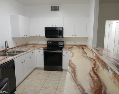 1050 Hancock Creek South Boulevard - Photo Thumbnail 4