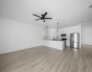 528 Se 6th Street - Photo Thumbnail 6
