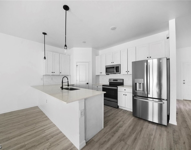 528 Se 6th Street - Photo Thumbnail 3