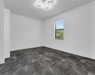 111 Harry Avenue S - Photo Thumbnail 24