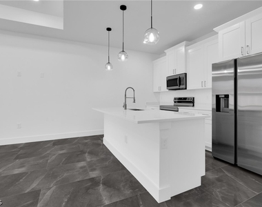 111 Harry Avenue S - Photo Thumbnail 16