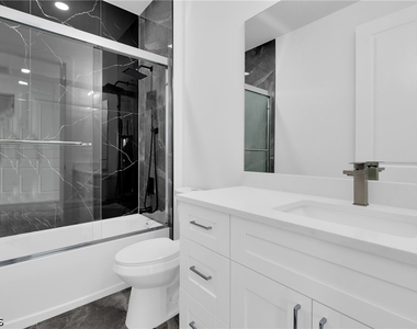 111 Harry Avenue S - Photo Thumbnail 22