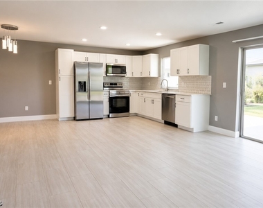 2122 Se 6th Terrace - Photo Thumbnail 3