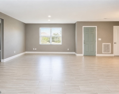 2122 Se 6th Terrace - Photo Thumbnail 9