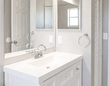 2122 Se 6th Terrace - Photo Thumbnail 21